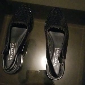 Trotters Brazilian women's slingback liz loafer bk